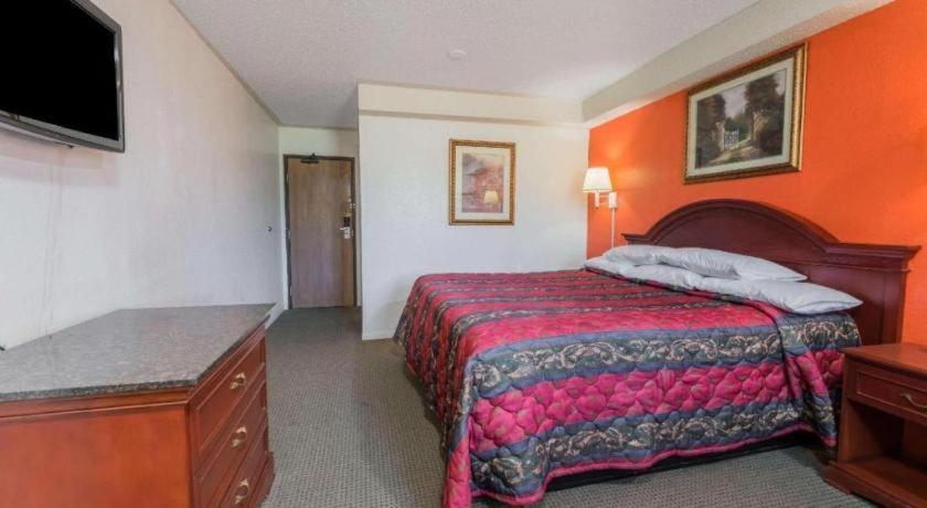 Knights Inn Ferguson Mo Castle Point Екстериор снимка