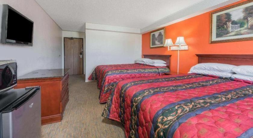 Knights Inn Ferguson Mo Castle Point Екстериор снимка